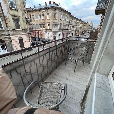 Kulisha 2Bedroom Apartment Near Opera House With Balcony Lviv Eksteriør bilde
