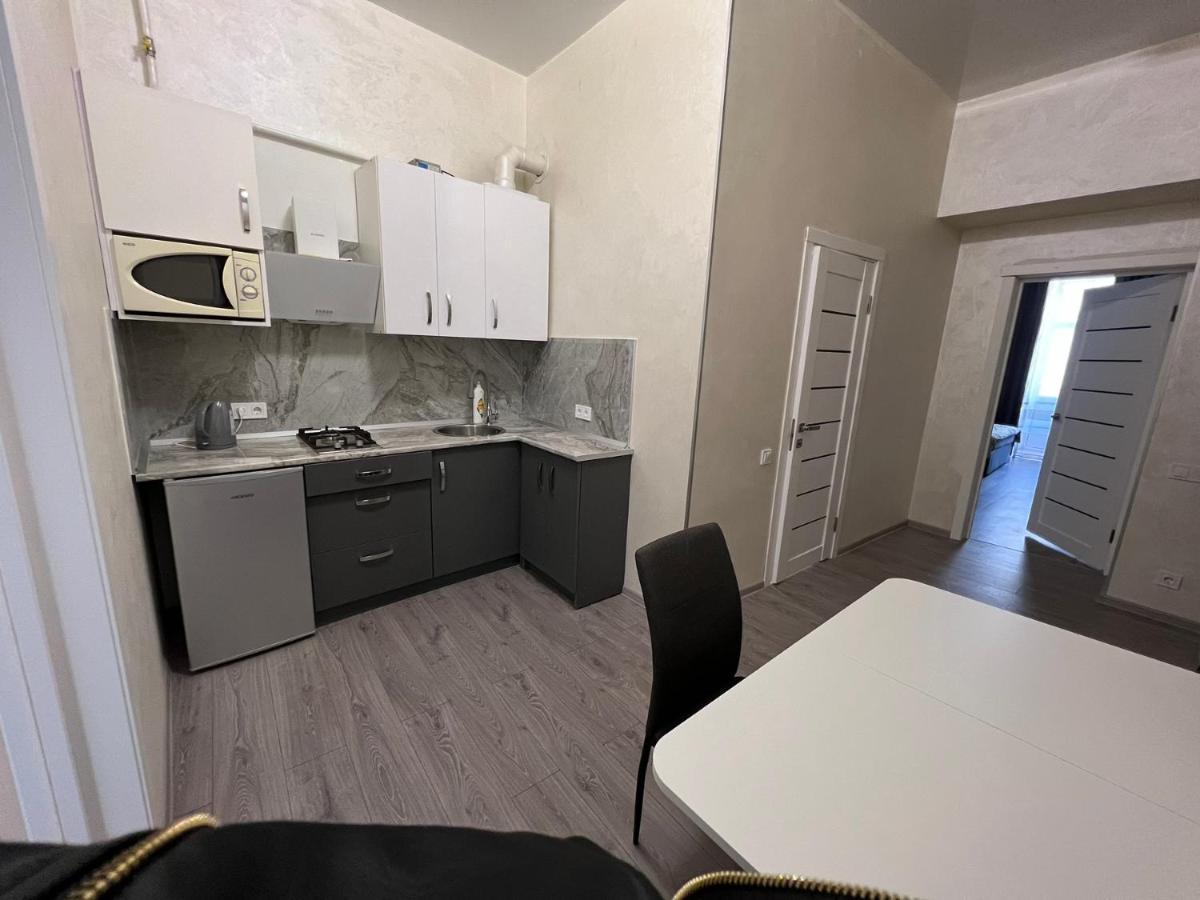 Kulisha 2Bedroom Apartment Near Opera House With Balcony Lviv Eksteriør bilde